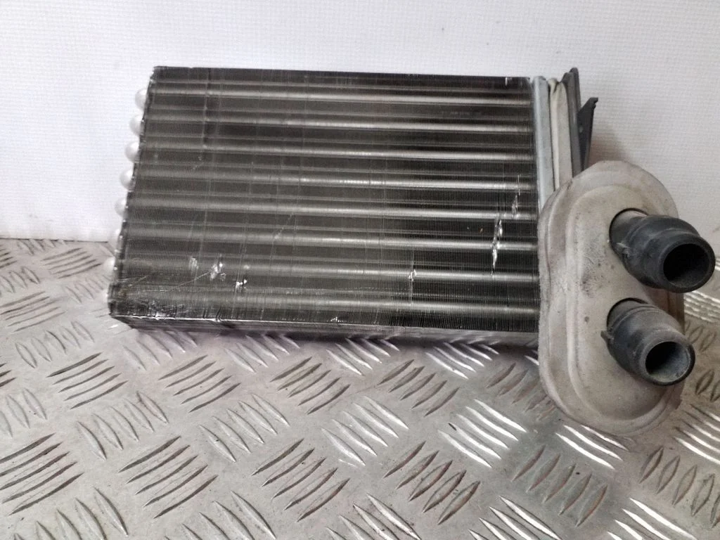 Krāsniņas radiators – Volkswagen Golf IV (1998-2005)