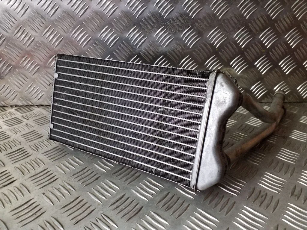 Salongi küttekeha radiaator 6654090E