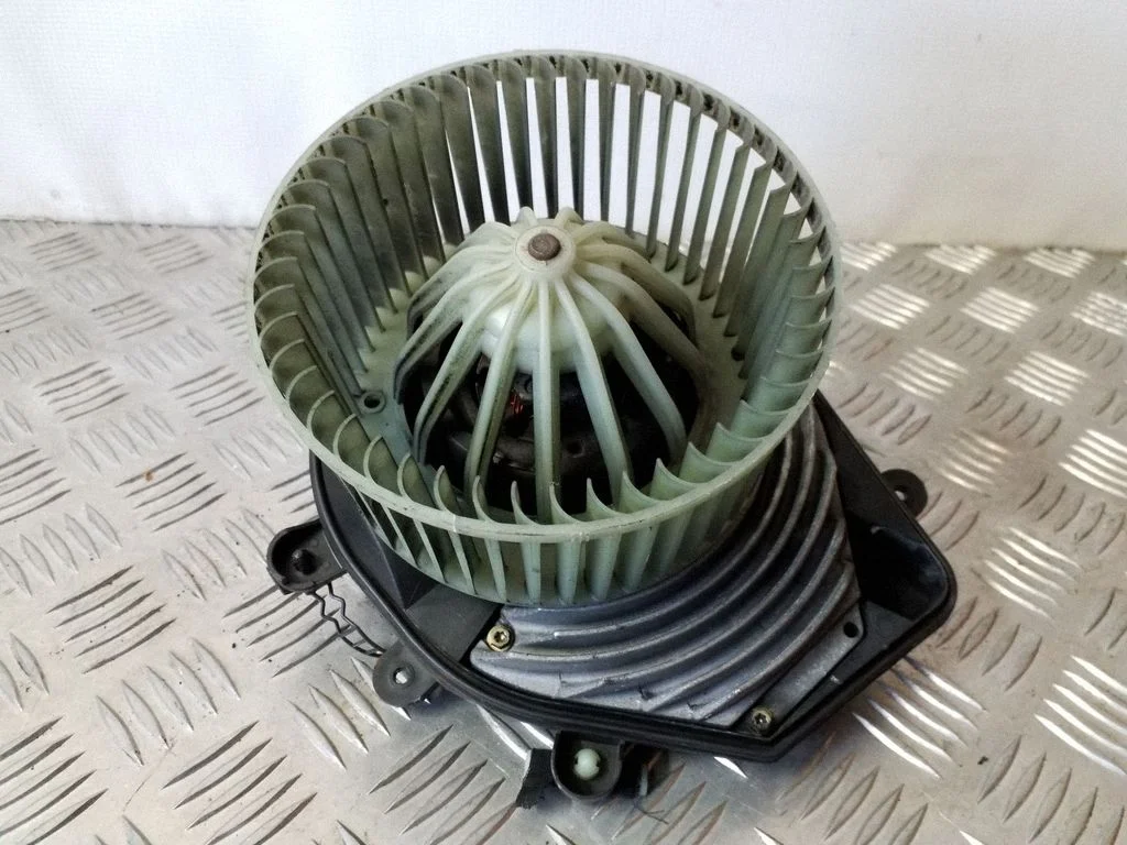 Heater fan/blower 8D1820021