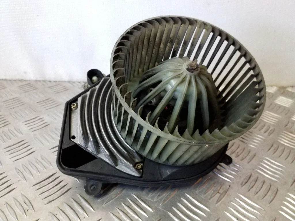 Heater fan/blower 8D1820021