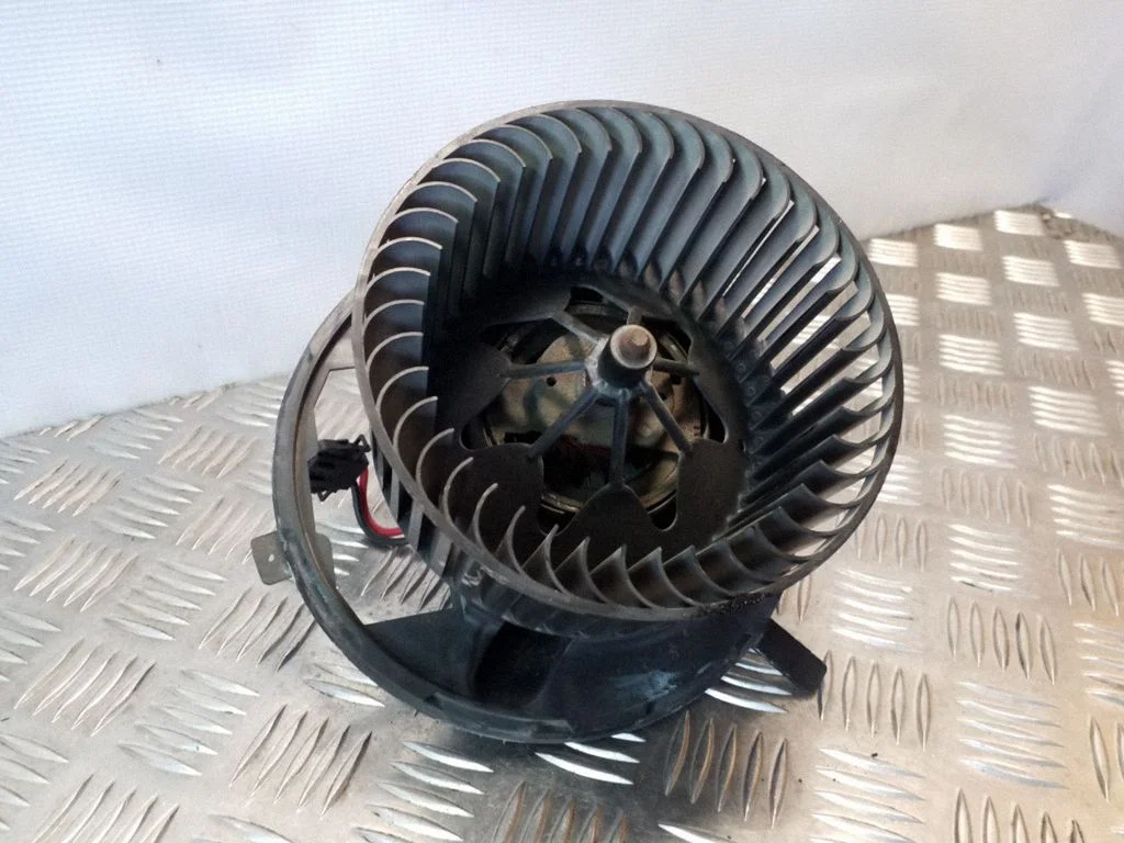 Krāsniņas ventilators/pūtējs F995428E