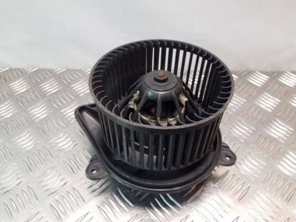 Krāsniņas ventilators/pūtējs N100827N