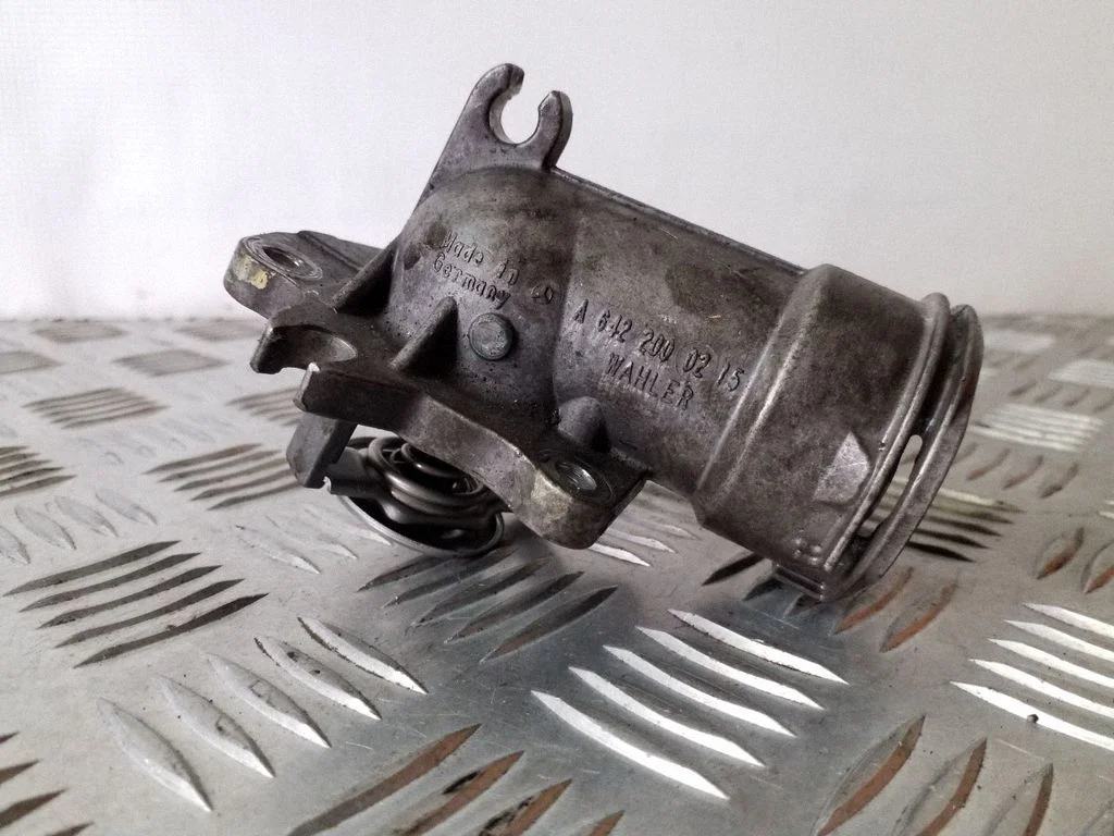 Termostaat / termostaadi korpus – Mercedes-Benz R-klass W251 (2005-2013)