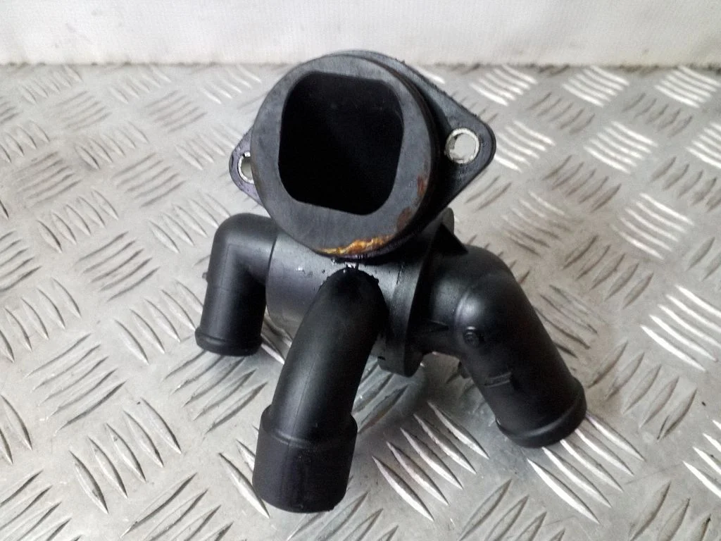 Termostaat / termostaadi korpus 03L121111AE