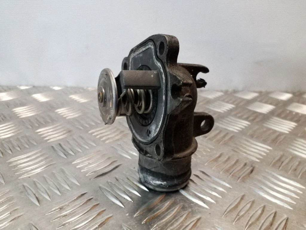 Termostats/termostata korpuss A6422000315