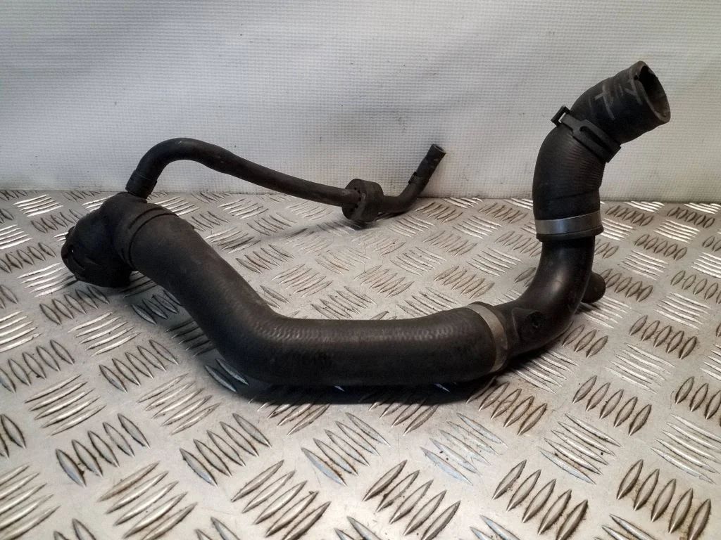Engine coolant pipe/hose – Volkswagen Touran II (2010-2016)