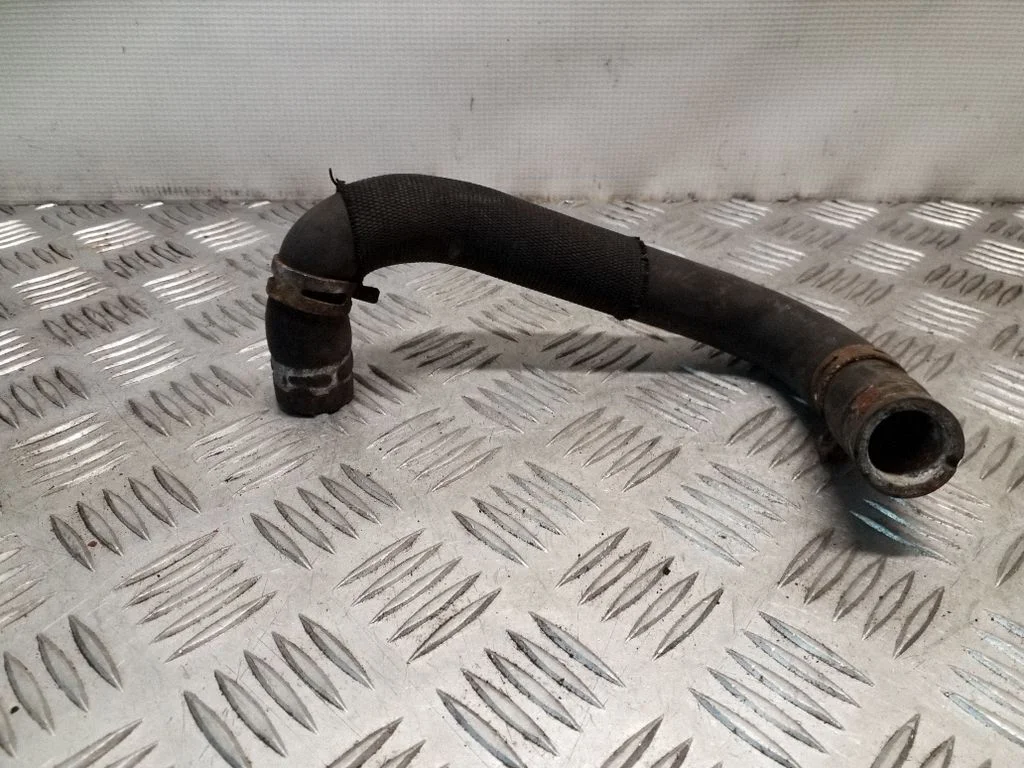 Engine coolant pipe/hose