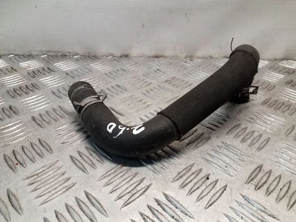 Engine coolant pipe/hose