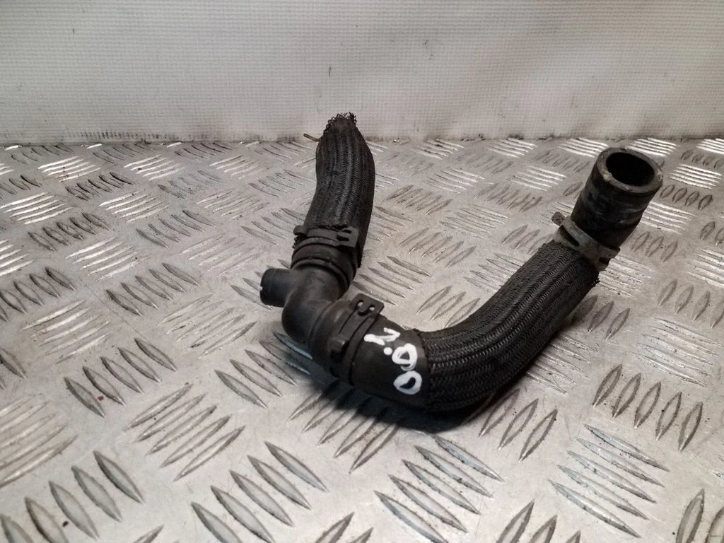 Engine coolant pipe/hose