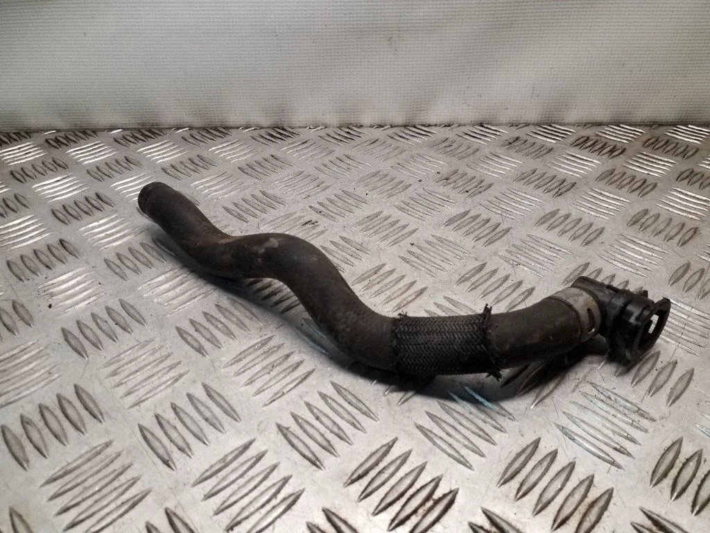 Engine coolant pipe/hose