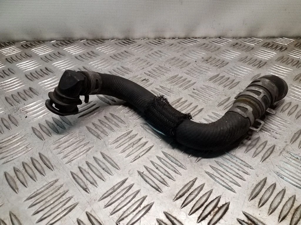 Engine coolant pipe/hose
