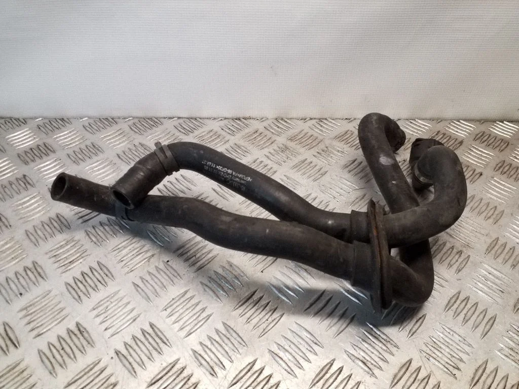 Motora dzesēšanas caurule (-es)/šļūtene (-es) 8D0819373N