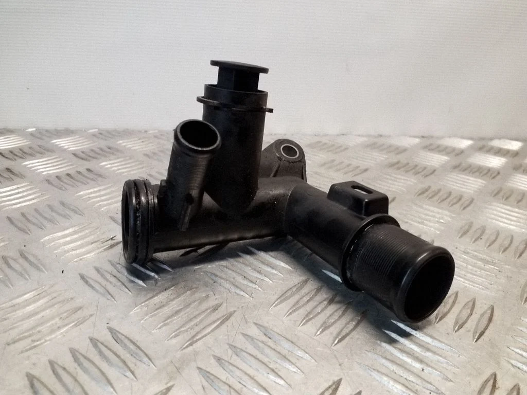 Engine coolant pipe/hose – Volvo V40 (2012-2019)