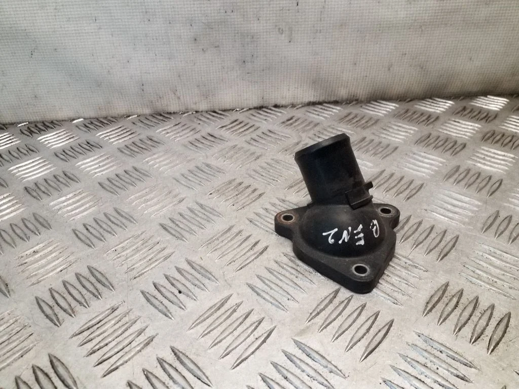 Engine coolant pipe/hose