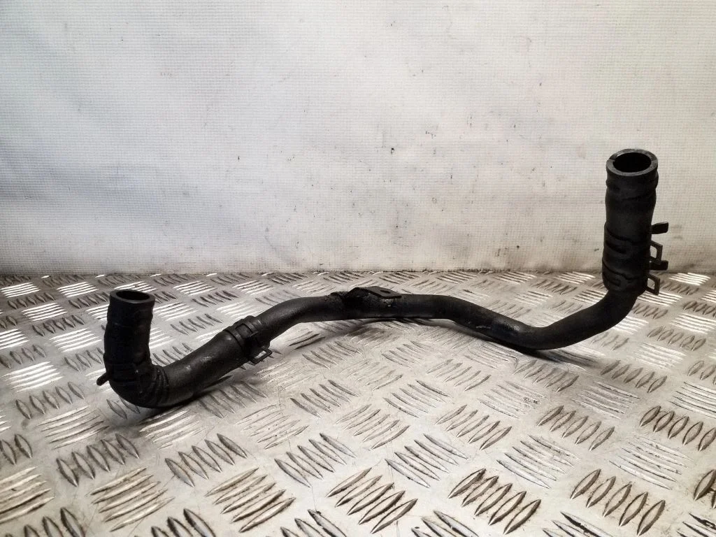 Engine coolant pipe/hose