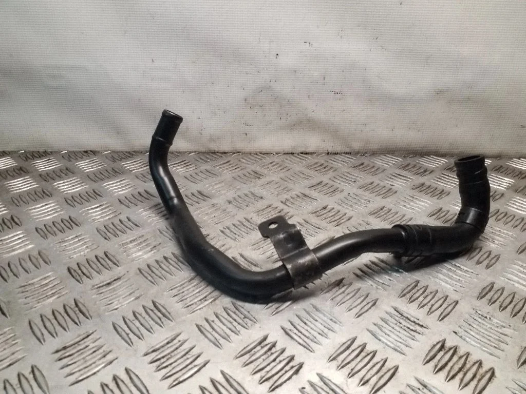 Engine coolant pipe/hose