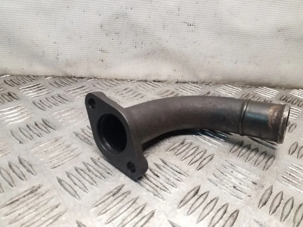 Engine coolant pipe/hose
