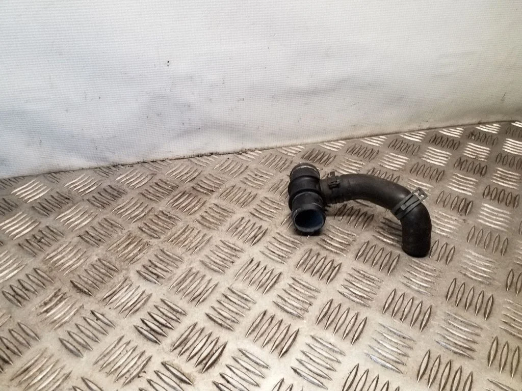 Przewody układu chłodzenia silnika 906929
