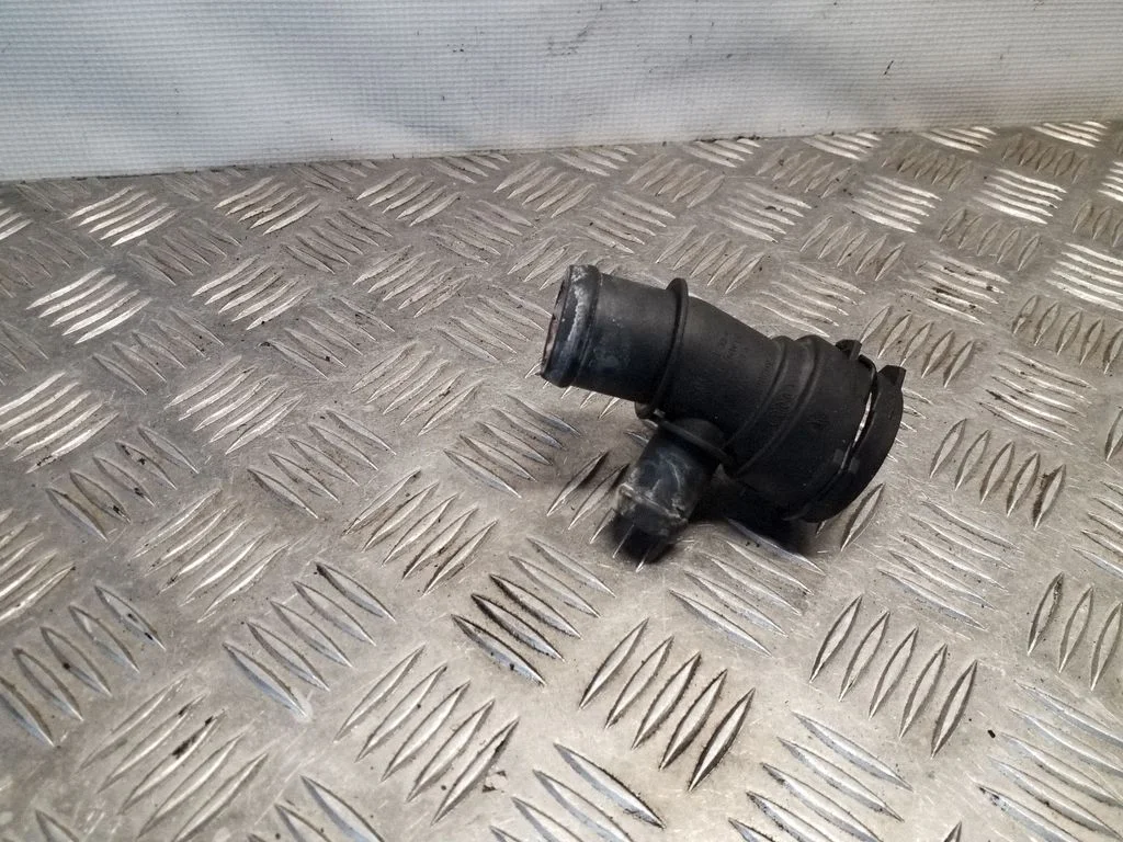 Engine coolant pipe/hose – Audi Q5 SQ5 8R (2008-2017)