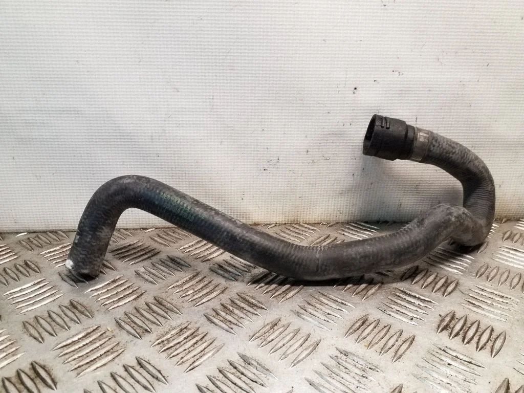 Motora dzesēšanas caurule (-es)/šļūtene (-es) 8D0819373AB