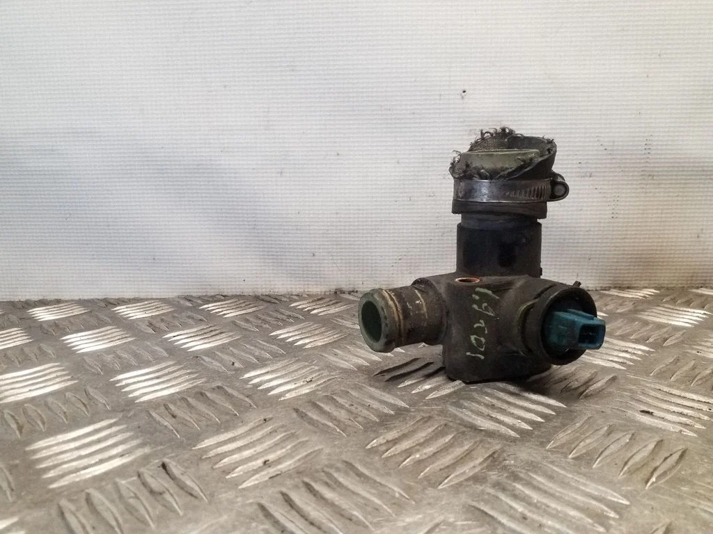 Engine coolant pipe/hose 028121133