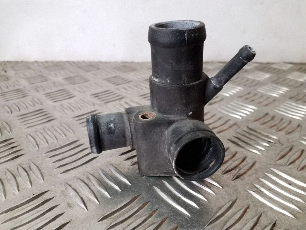 Engine coolant pipe/hose 028121132A