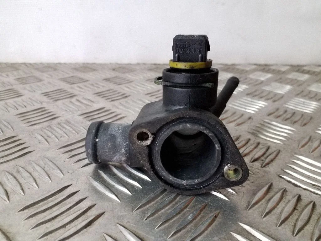Engine coolant pipe/hose 028121133B