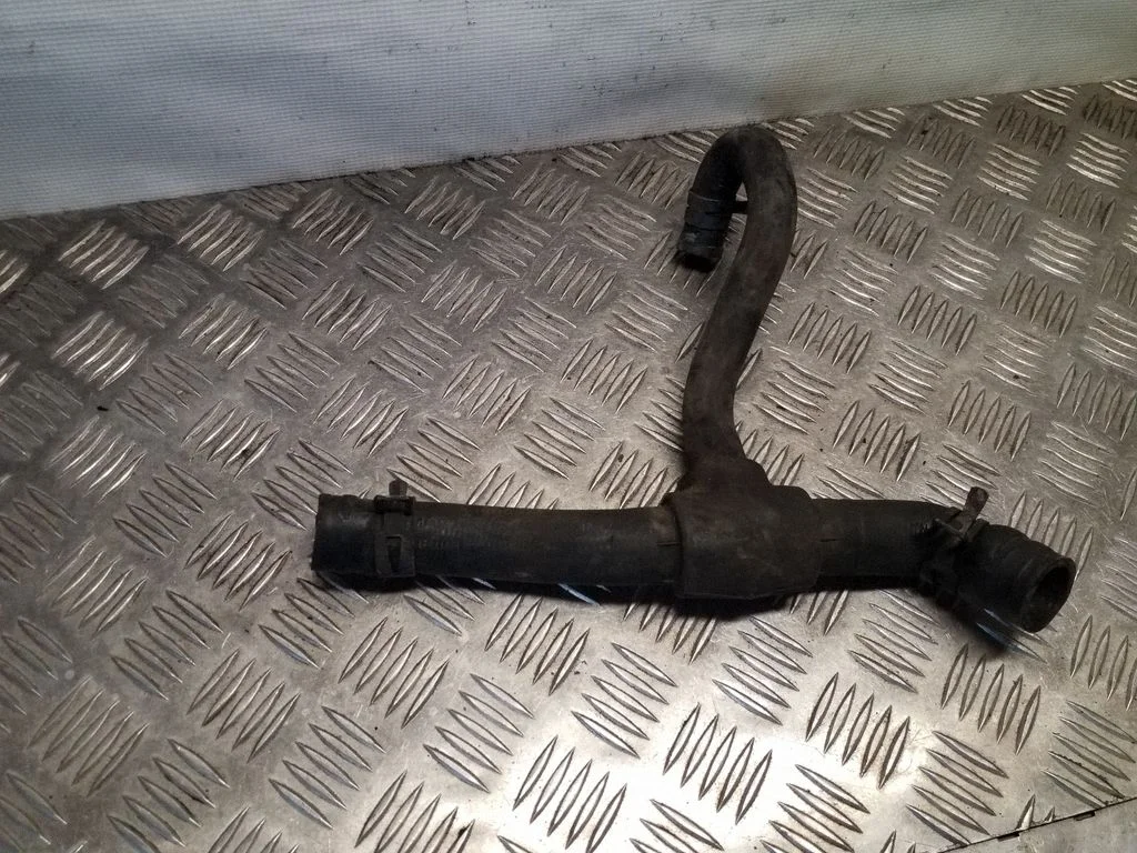 Engine coolant pipe/hose