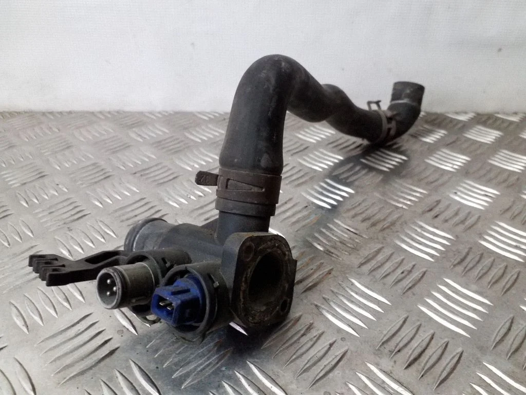 Motora dzesēšanas caurule (-es)/šļūtene (-es) 037121132G
