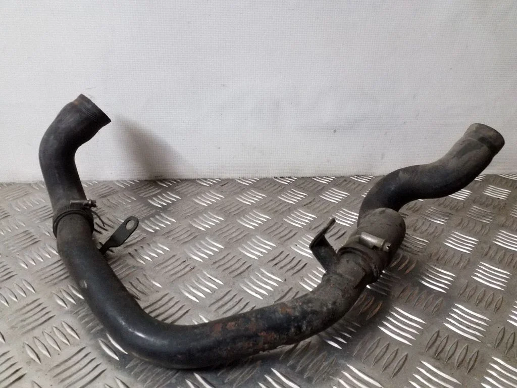 Motora dzesēšanas caurule (-es)/šļūtene (-es) 4A0121075G