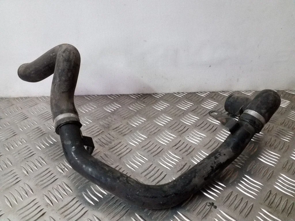 Motora dzesēšanas caurule (-es)/šļūtene (-es) 4A0121075G