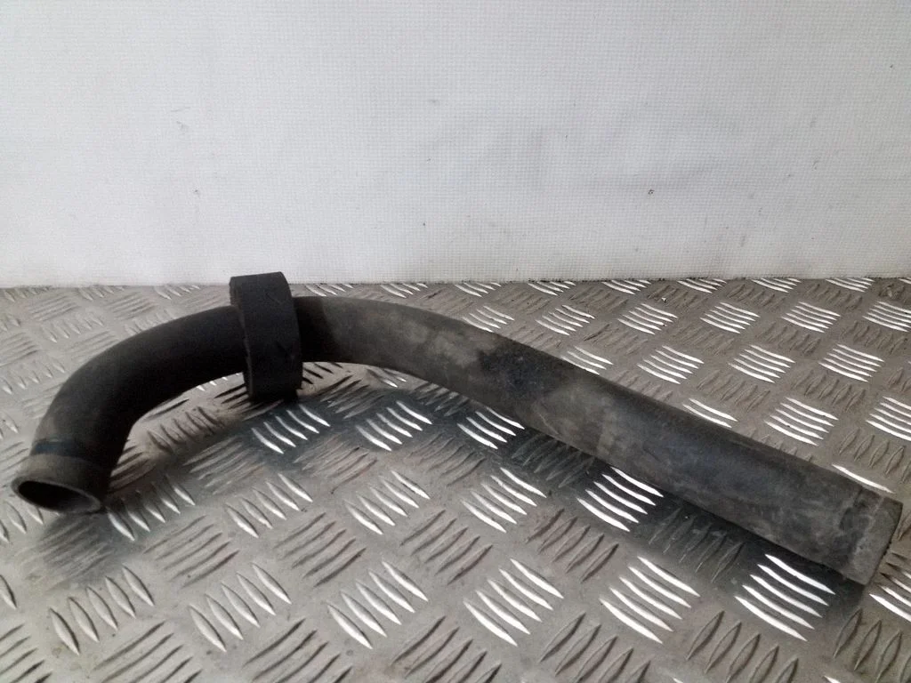 Motora dzesēšanas caurule (-es)/šļūtene (-es) 4A0121055E