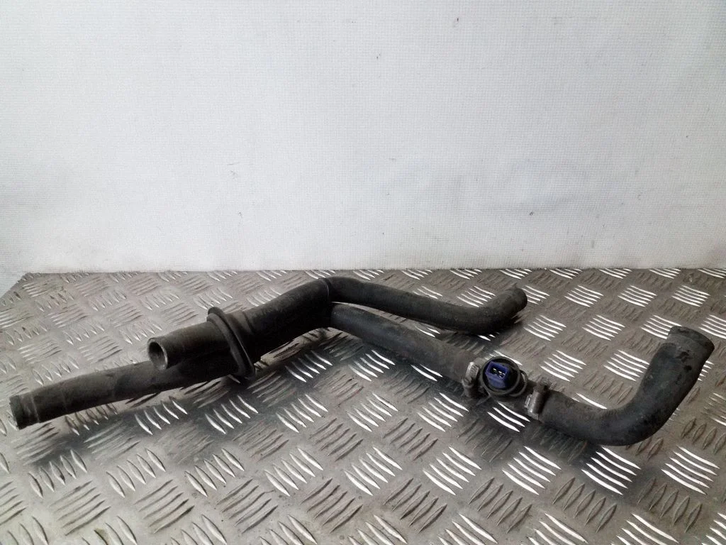 Motora dzesēšanas caurule (-es)/šļūtene (-es) 4A0819371C