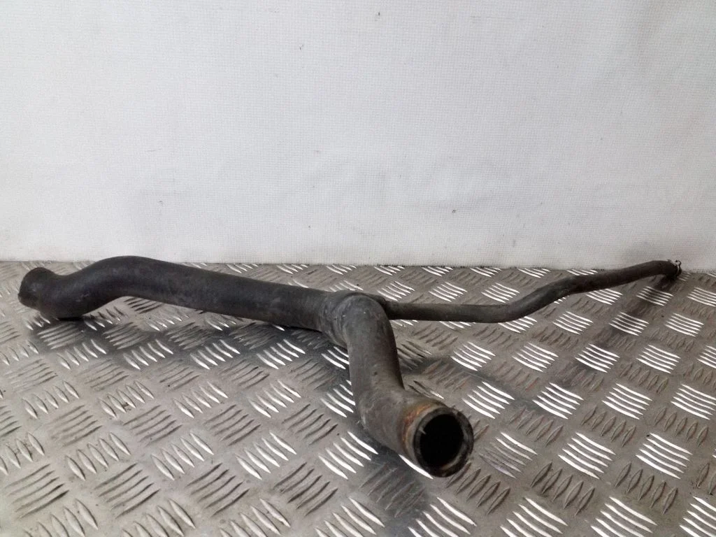 Motora dzesēšanas caurule (-es)/šļūtene (-es) 4A0121101