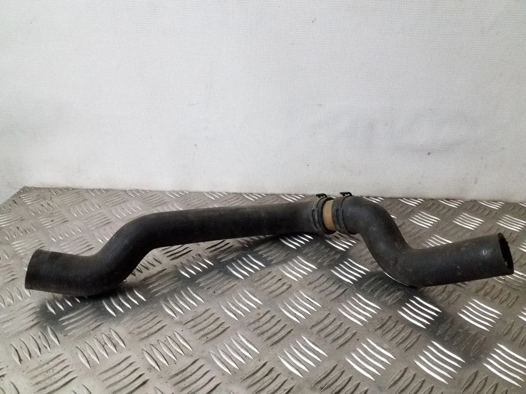 Motora dzesēšanas caurule (-es)/šļūtene (-es) 4A0121101