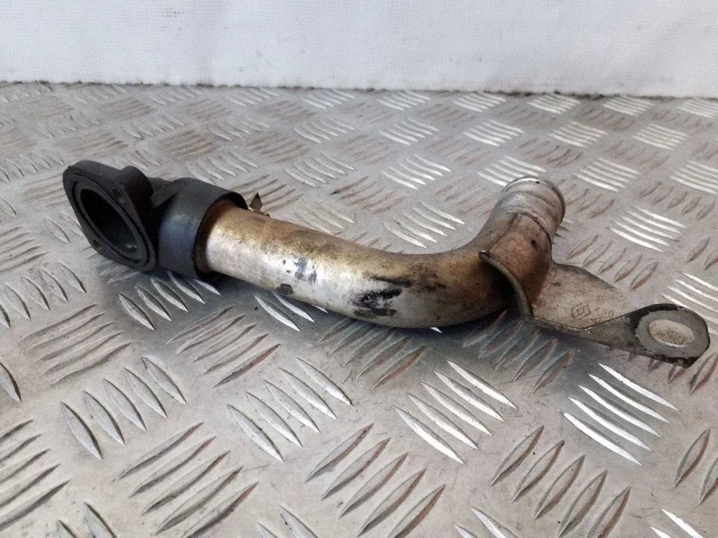 Engine coolant pipe/hose