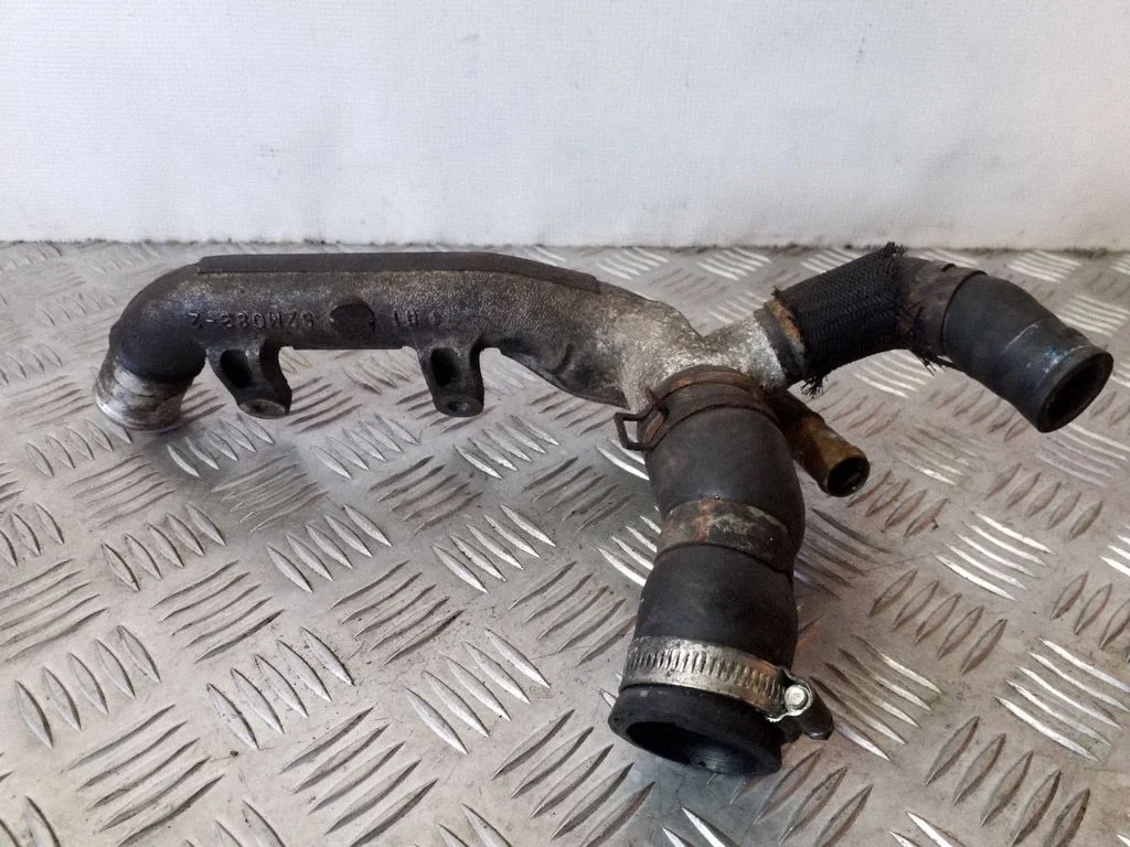 Engine coolant pipe/hose SZM0832