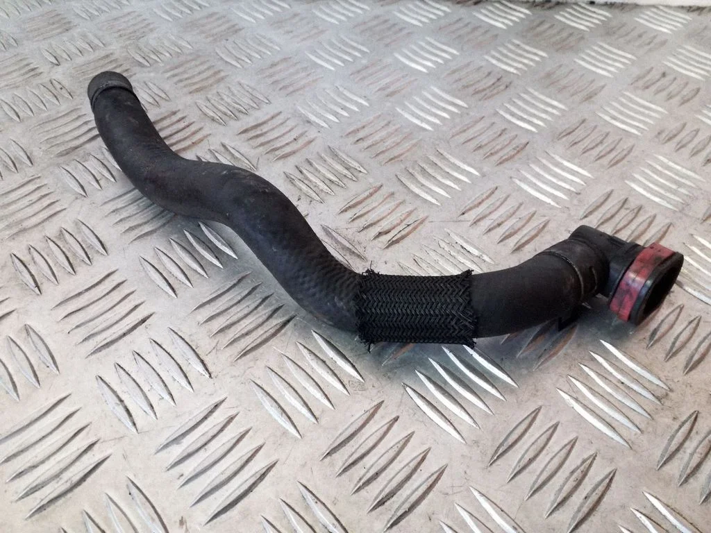 Engine coolant pipe/hose