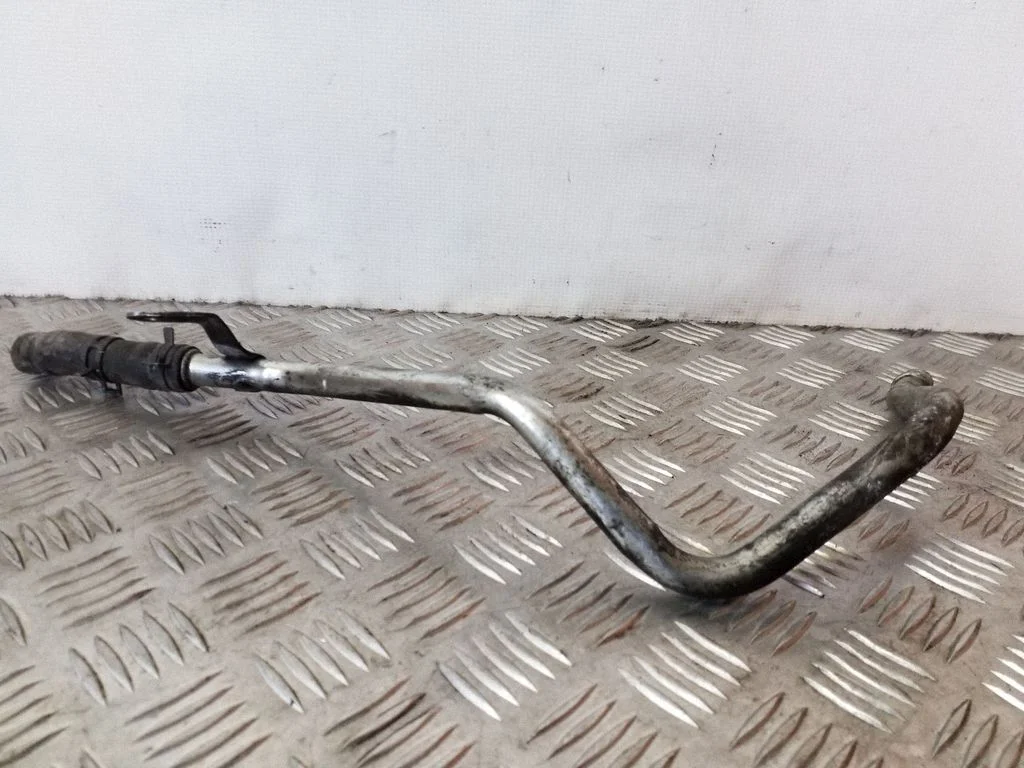 Engine coolant pipe/hose