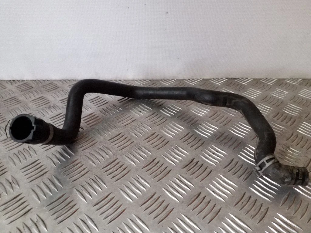Engine coolant pipe/hose