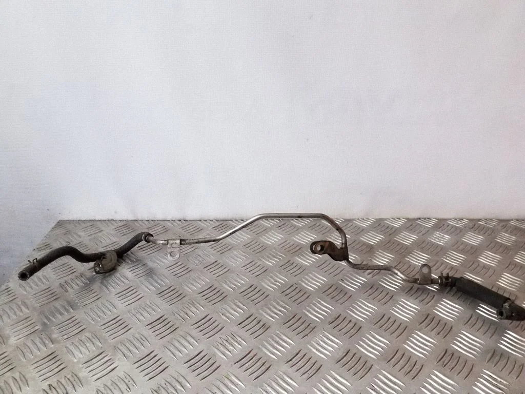 Engine coolant pipe/hose