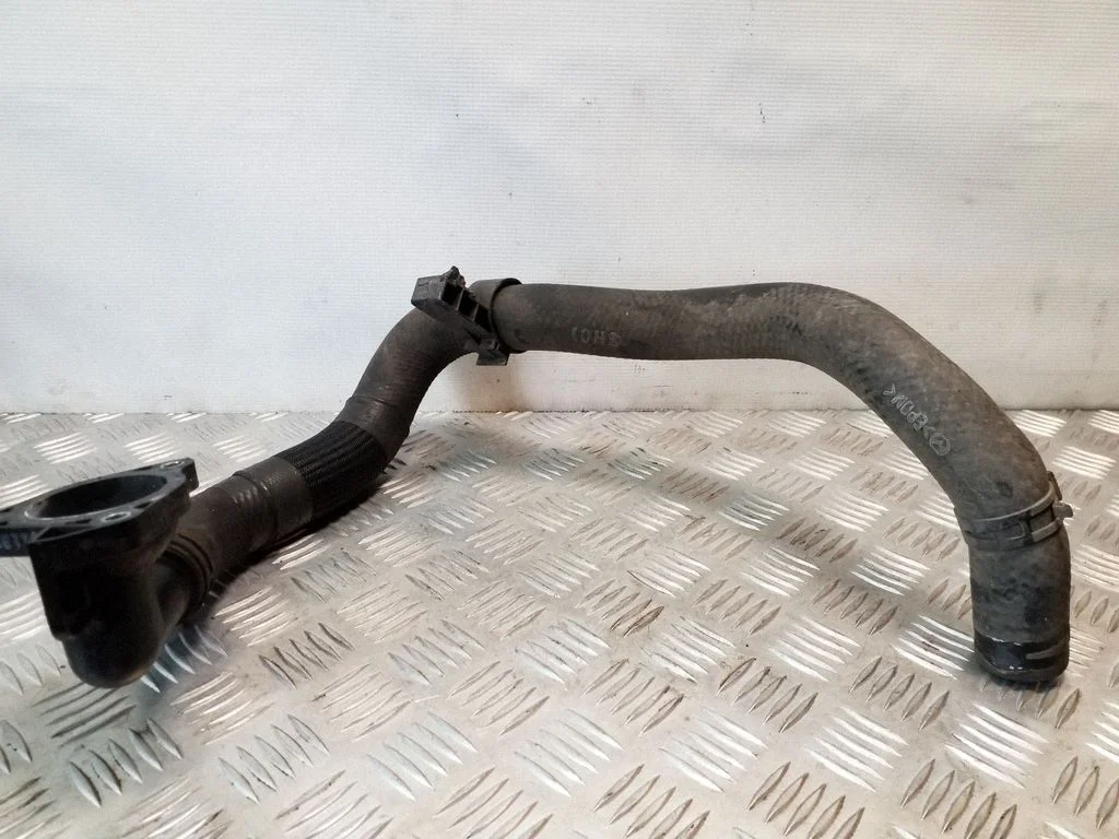 Engine coolant pipe/hose