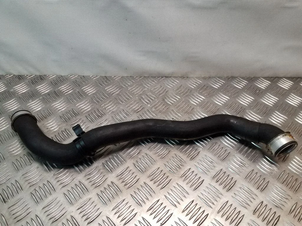 Engine coolant pipe/hose