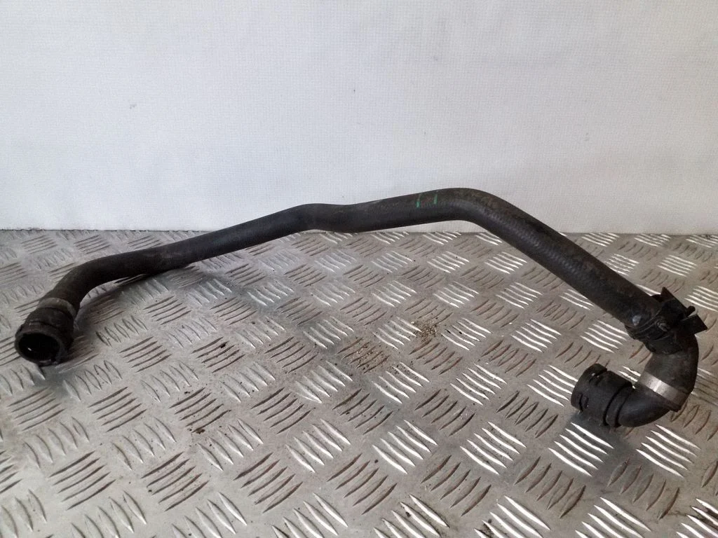 Engine coolant pipe/hose