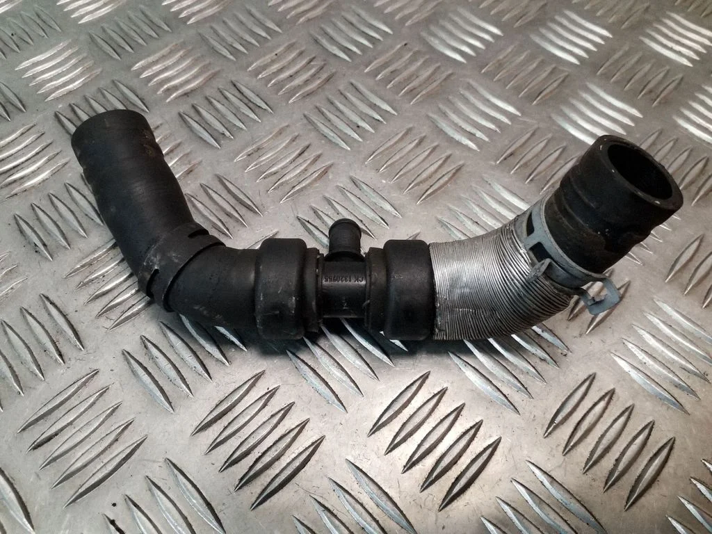 Engine coolant pipe/hose