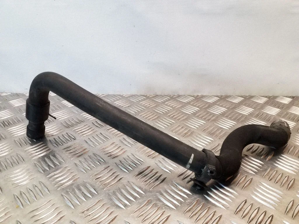 Engine coolant pipe/hose