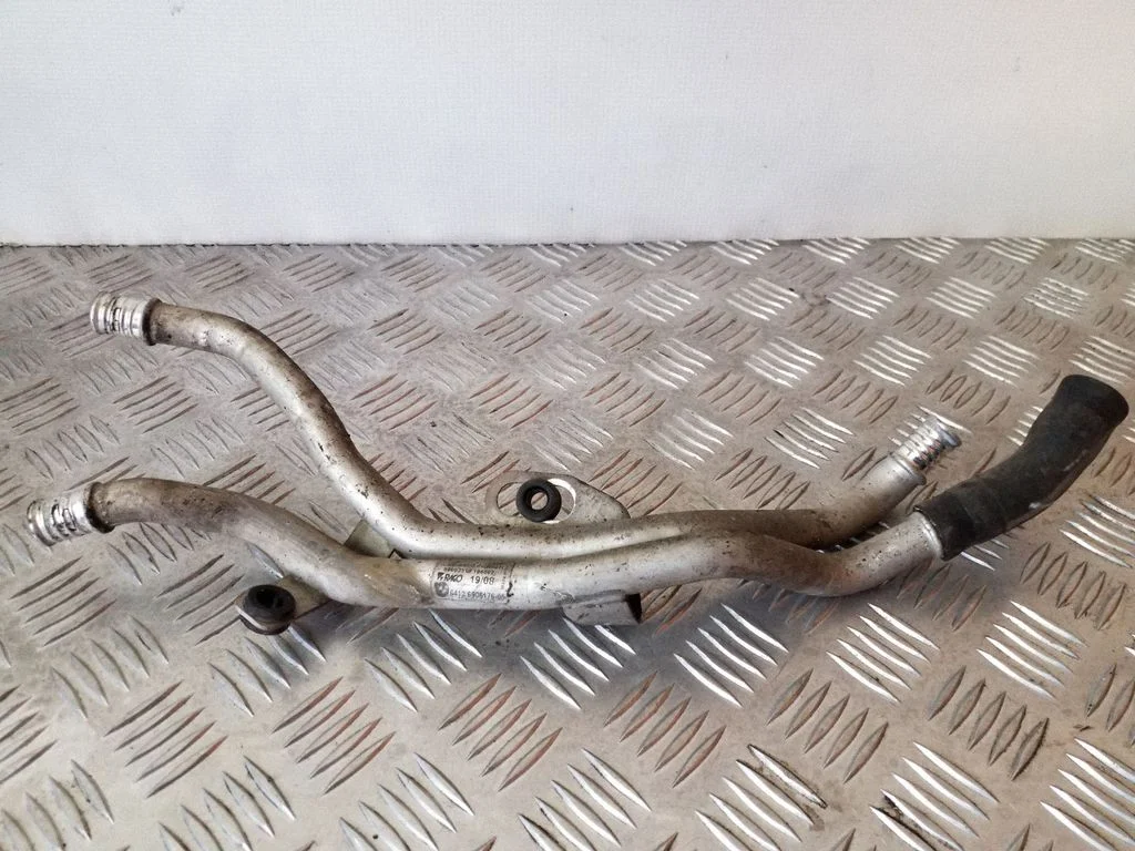 Engine coolant pipe/hose 6906176