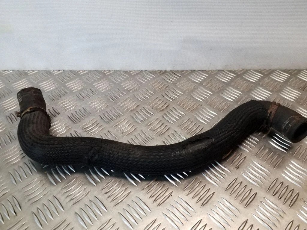 Engine coolant pipe/hose