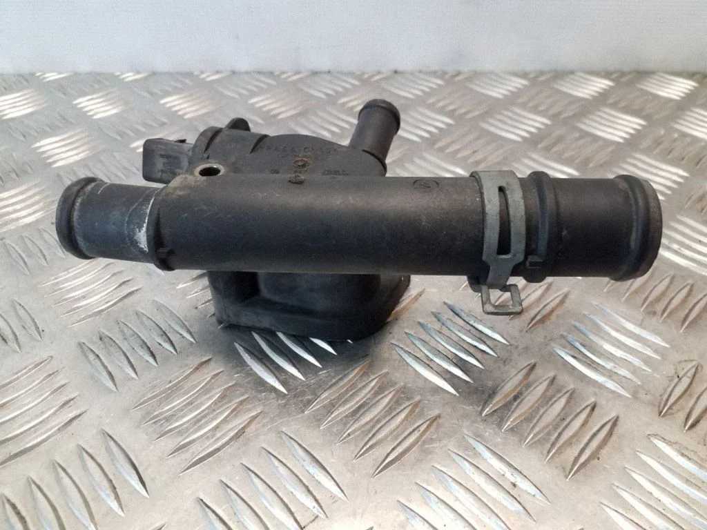 Engine coolant pipe/hose 038121133
