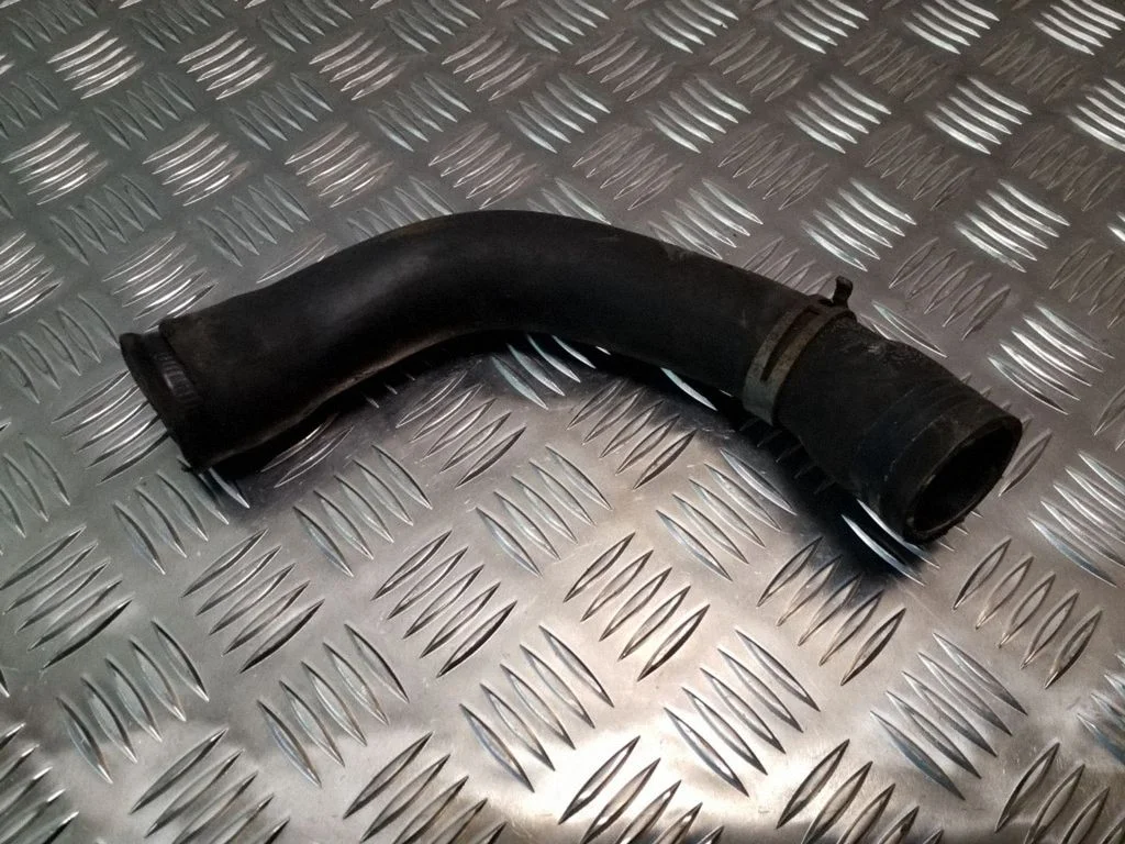 Engine coolant pipe/hose A6395013882